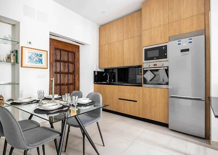 Comfy Away - Apartamento Exclusivo Mercado De Triana Con Balcon