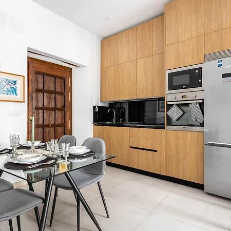 Comfy Away - Apartamento Exclusivo Mercado De Triana Con Balcon Seville Exterior photo