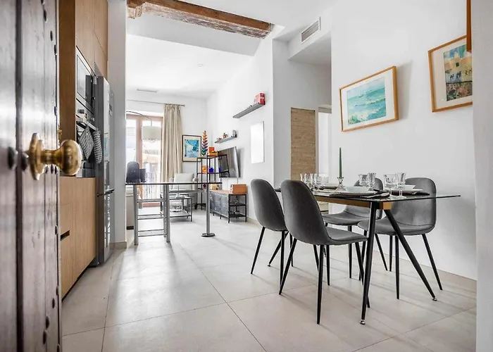 Comfy Away - Apartamento Exclusivo Mercado De Triana Con Balcon